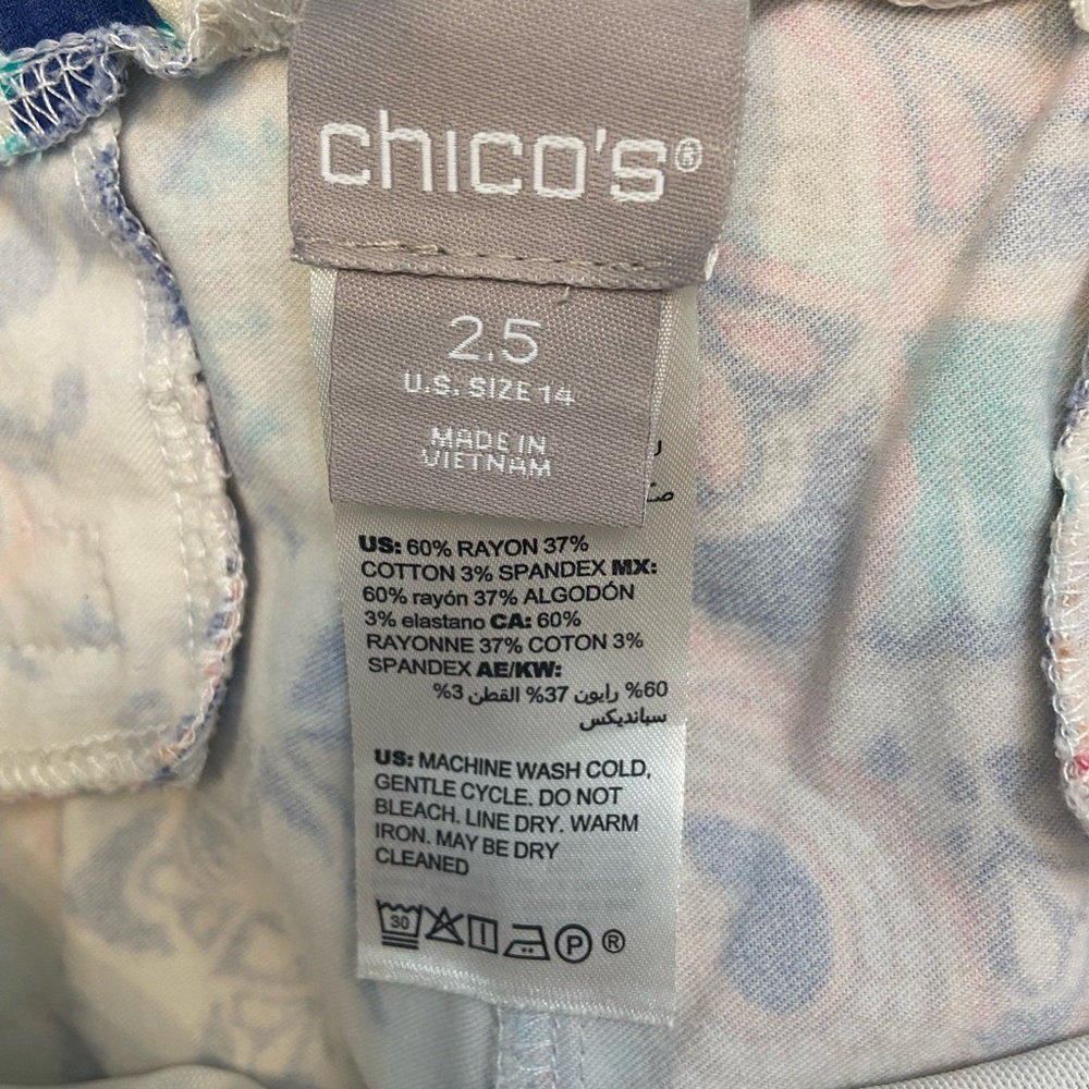 FINAL PRICE Chico’s crop pants - Picture 3 of 4